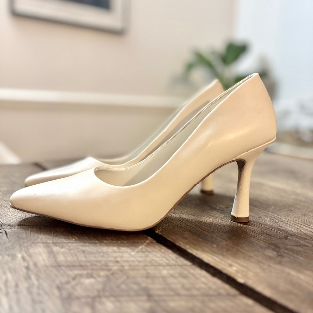 Franco Sarto Women's Mills‎ Pump 3.5" Heel Soft White Closed Toed